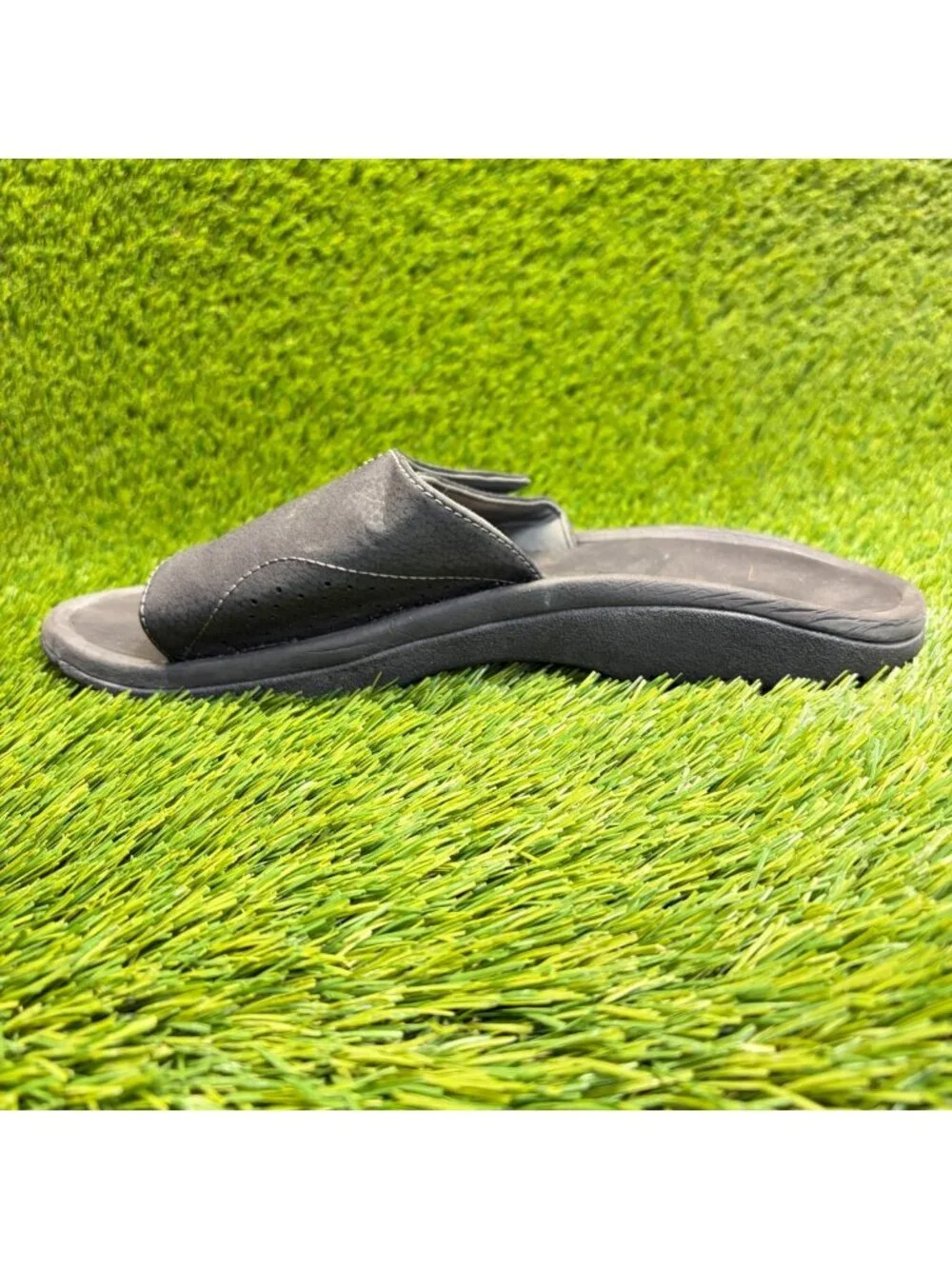 OluKai Nalu Slide Mens Size 11 Black Beach Outdoor Water Resistant Sandals